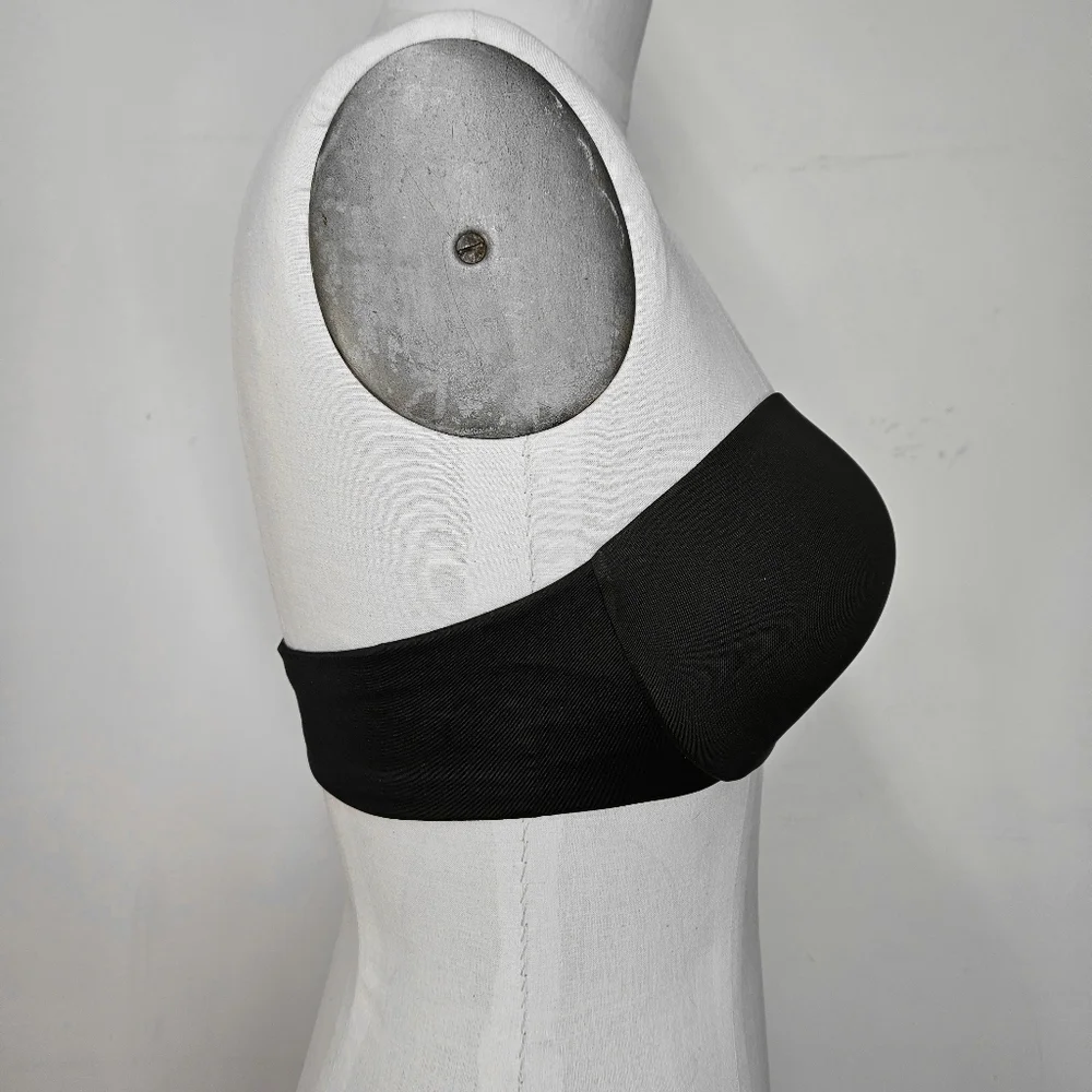 True & Co 36C Bra Strapless Black Seamless Satin Wired Moulded Cups Adjustable